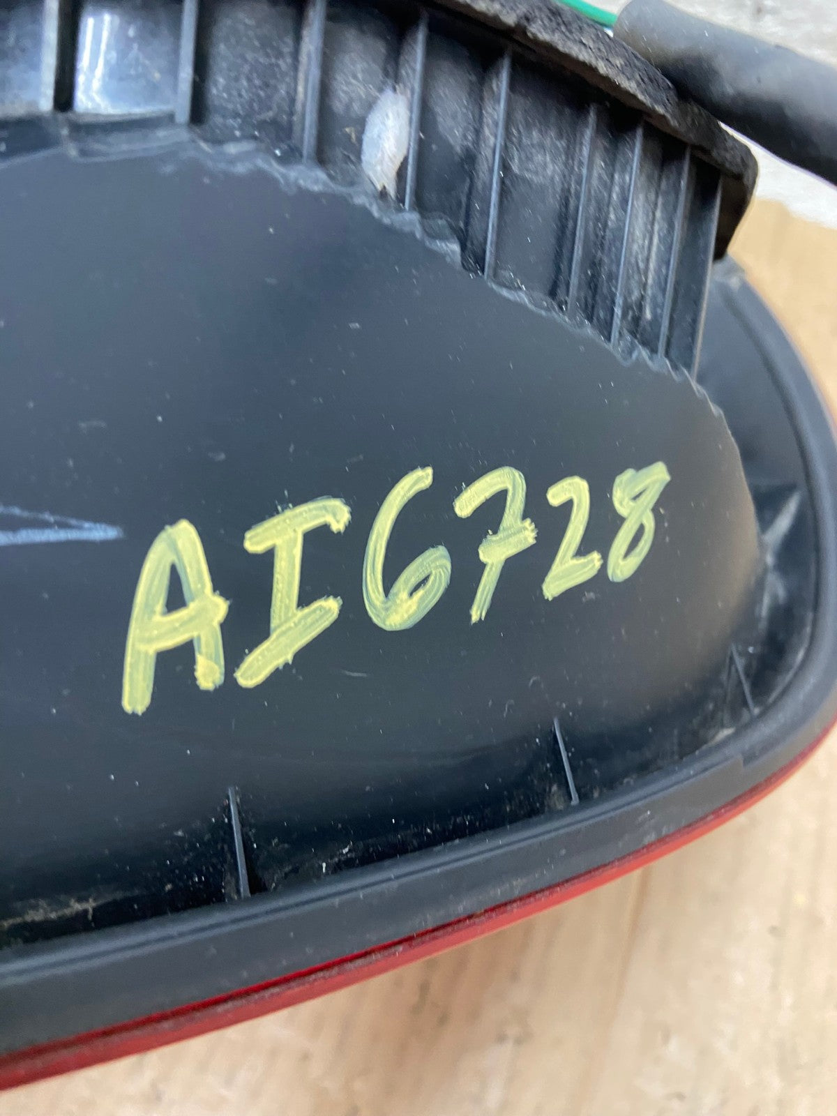 2002 2003 2004 Toyota Camry Left Driver LH Side Tail Light AI6728 LK6