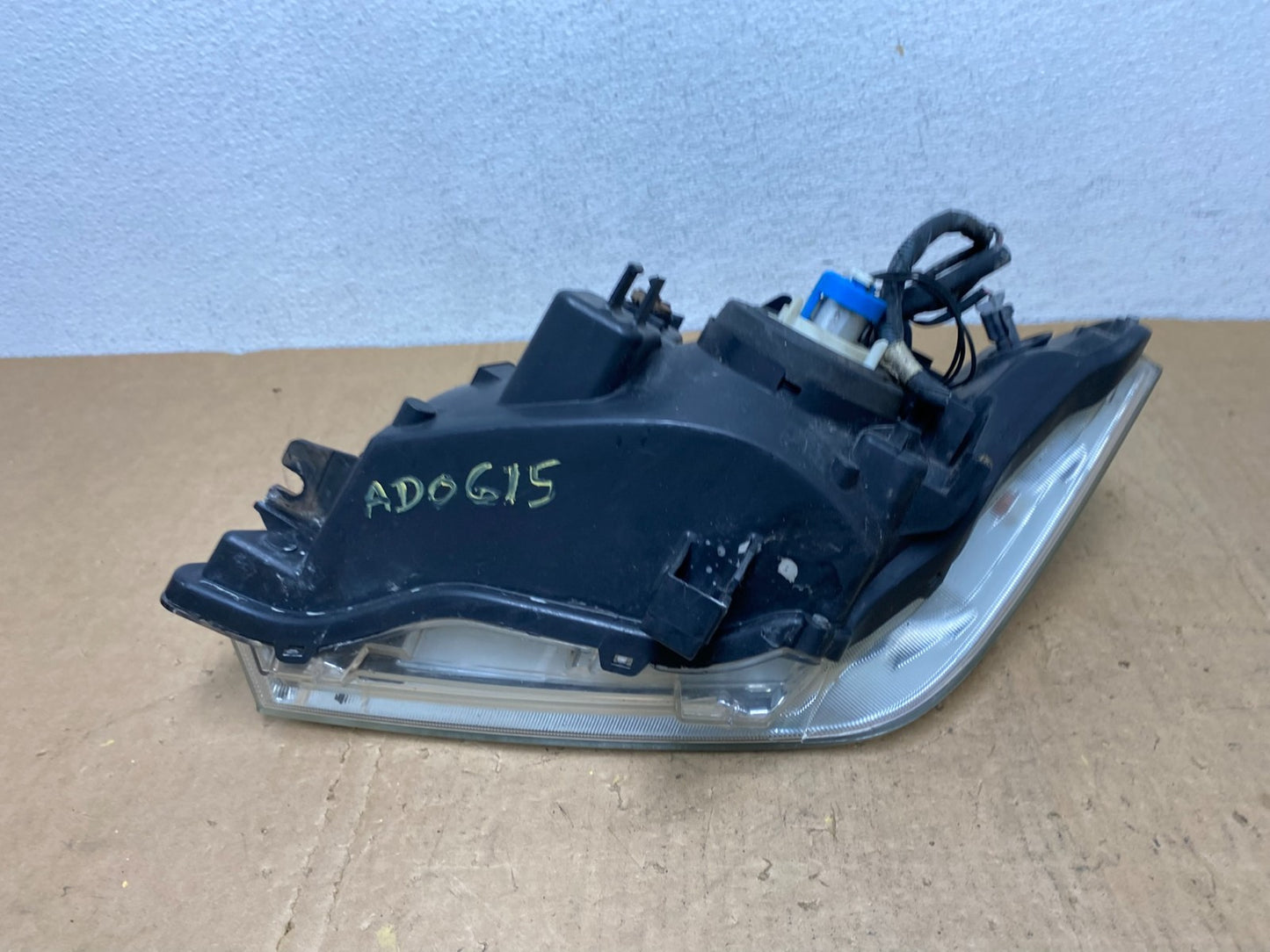 2008 to 2012 Nissan Pathfinder Halogen Headlight Right Passenger AD0615 DW9
