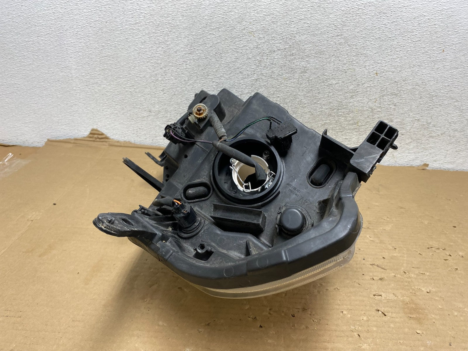 2008 to 2012 Nissan Versa Headlight Halogen Left Driver Lh Side AG9229 DW8
