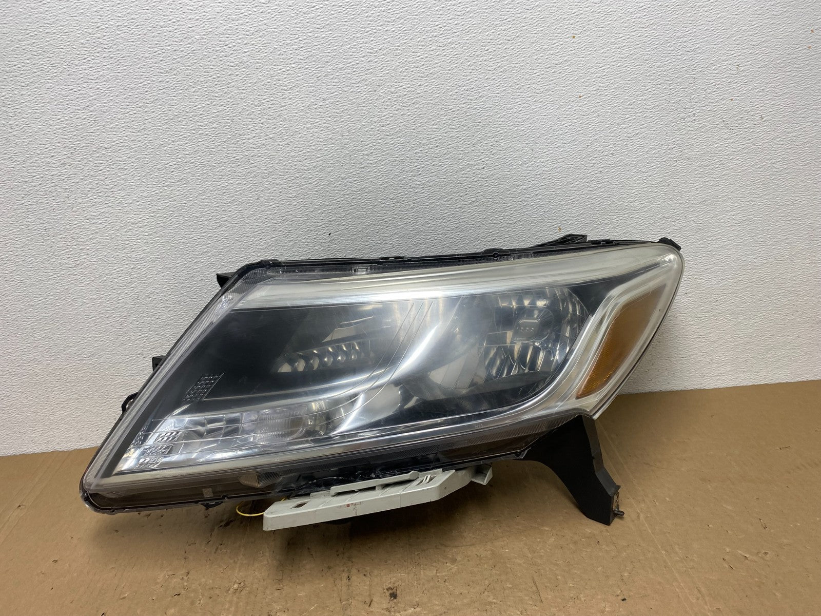 2013 - 2016 Nissan Pathfinder Left Driver LH Side Headlight Halogen TYC AC60450
