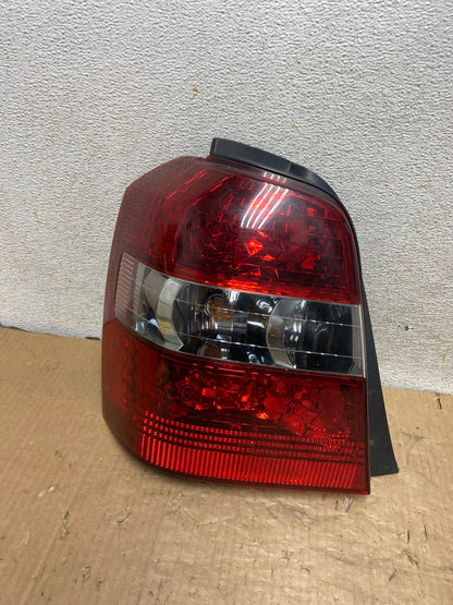 2004-2007 Toyota Highlander Left Driver LH Side Tail Light AI8268 LK0