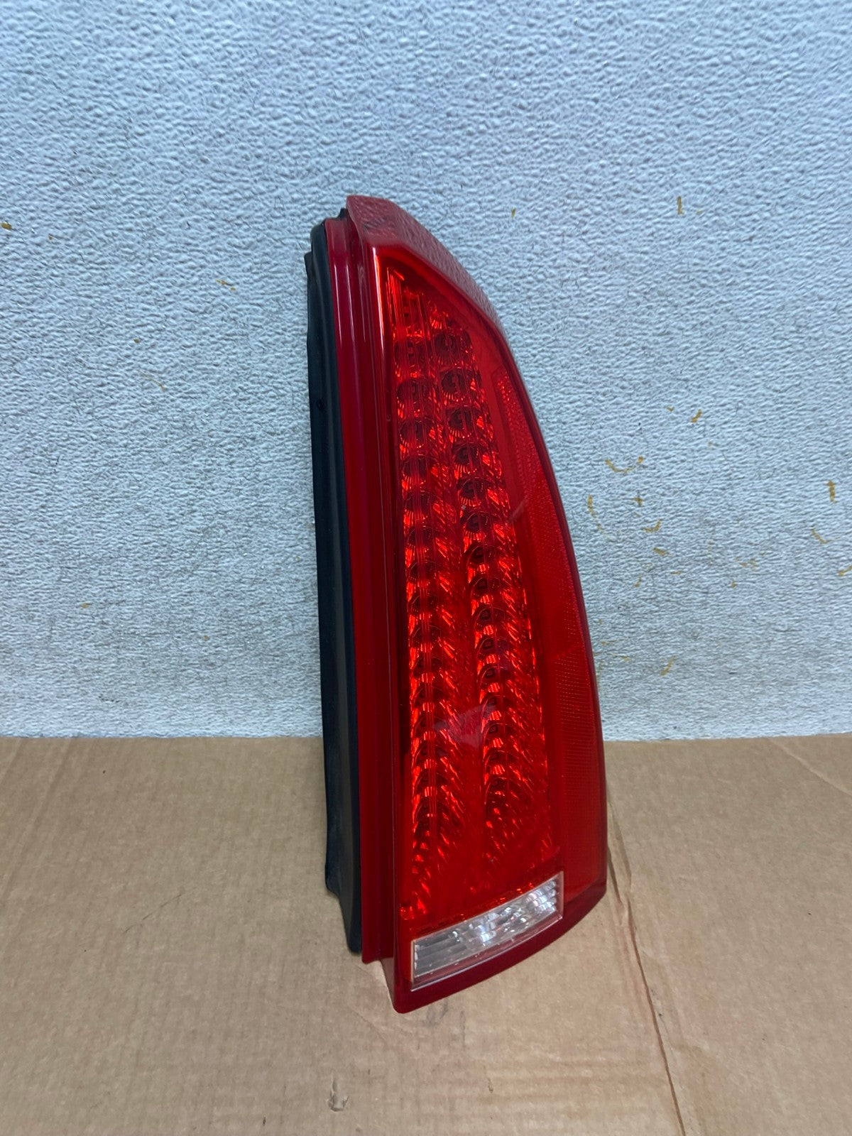 2006 to 2011 Cadillac DTS Right Passenger Rh Side LED Tail light AI3756 LK2