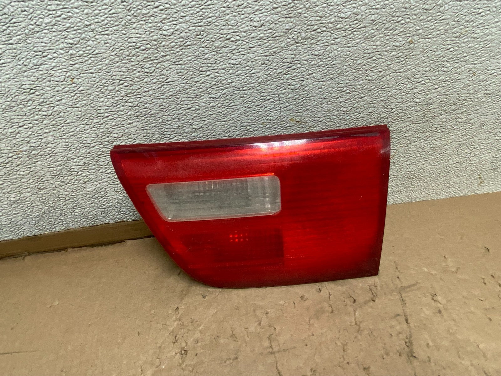 2004-2006 BMW X5 Right Passenger RH Side Inner Tail Light Oem U8857 DW0