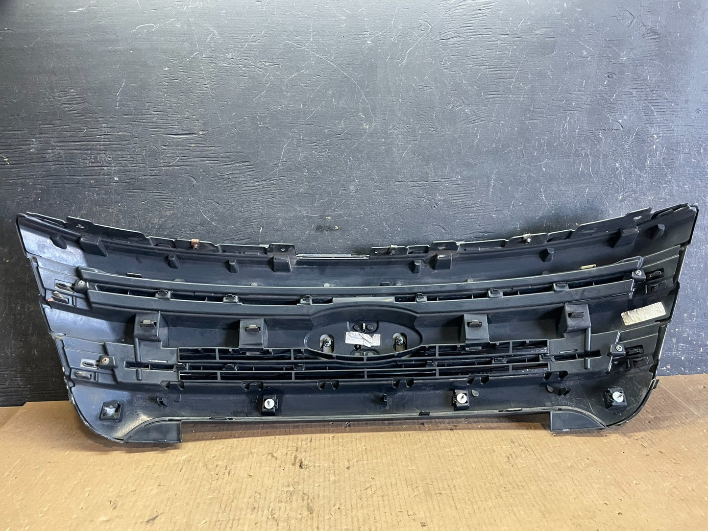 2011 to 2015 Ford Explorer Upper Front Grill Grille Oem aa5861 DG7