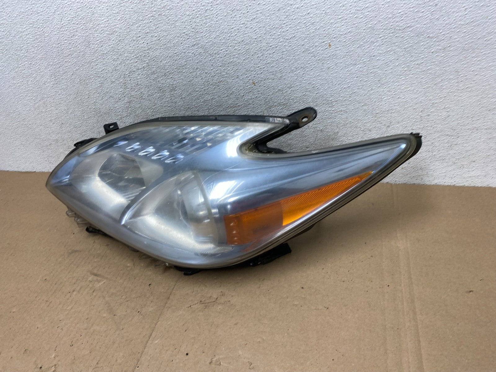 2010 - 2011 Toyota Prius Left Driver LH Blue Halogen Headlight AG4620 DW1