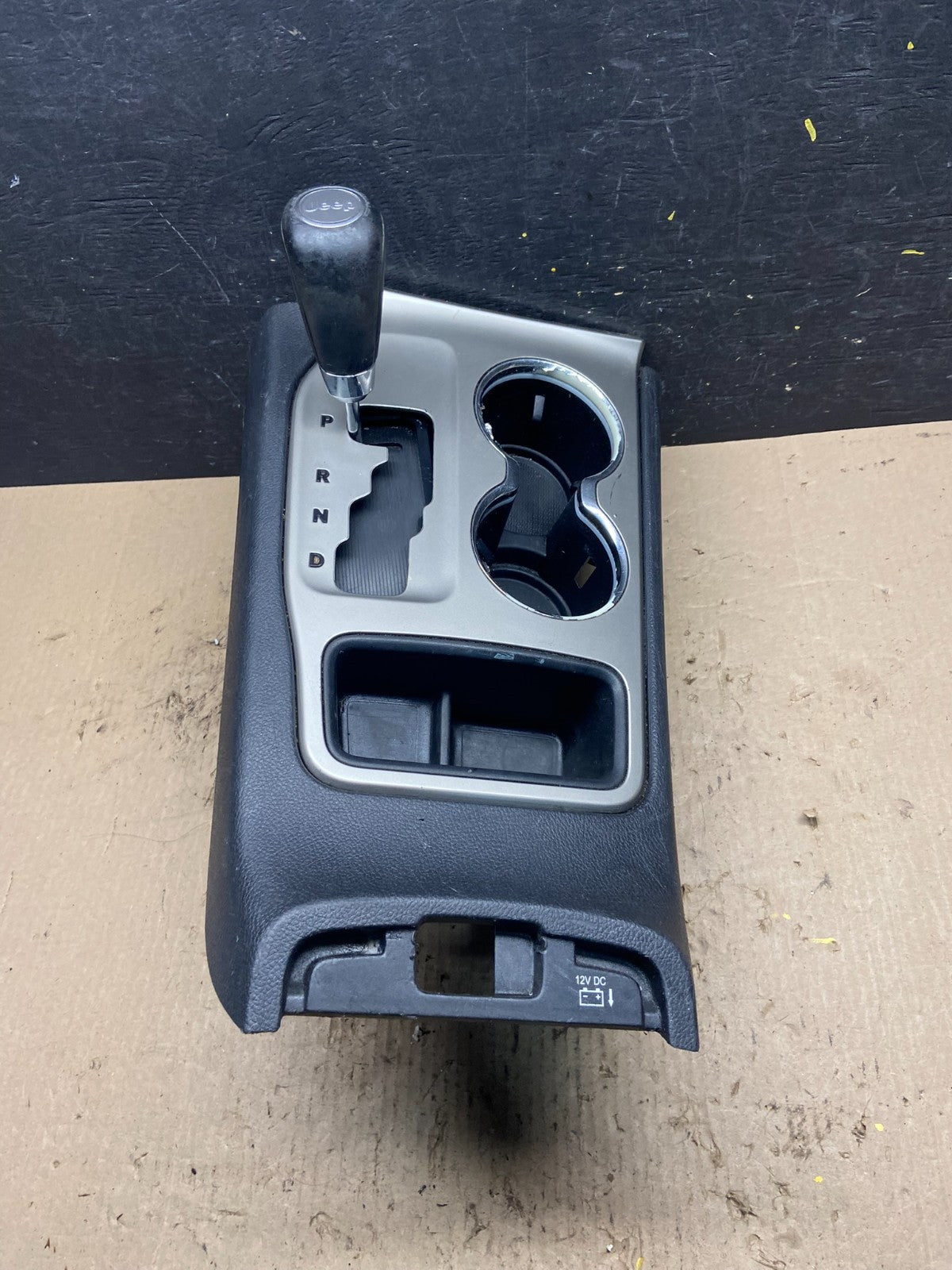2011-2013 Jeep Grand Cherokee Center Console Shifter Cup Holder Bezel Q7199 DG0