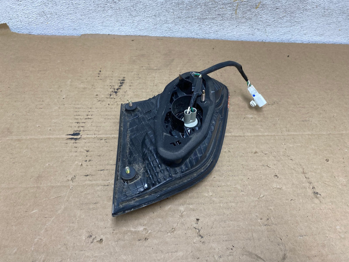 2002 2003 2004 Lexus ES300 ES330 Left Driver Lh Inner Tail Light AH7947 LK4