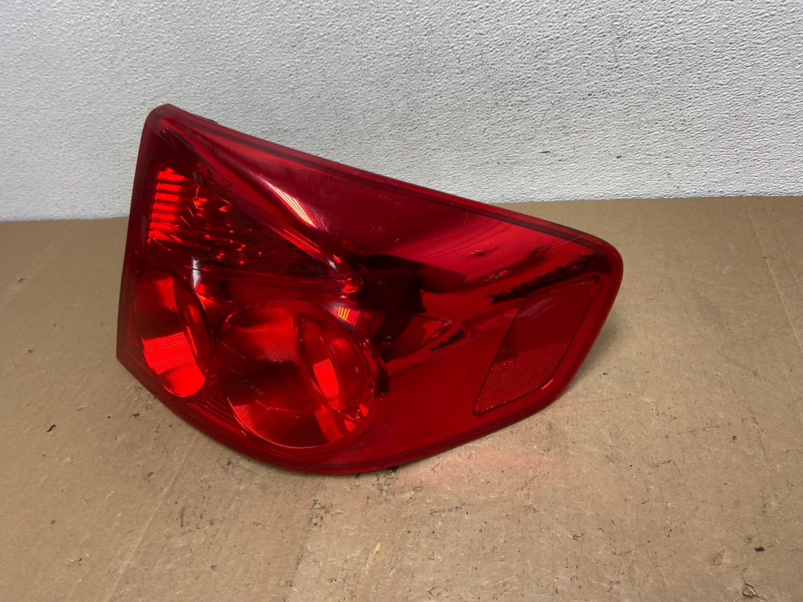 2005-2006 Infiniti G35 Right Passenger Rh Side Tail Light AC5950 LK1