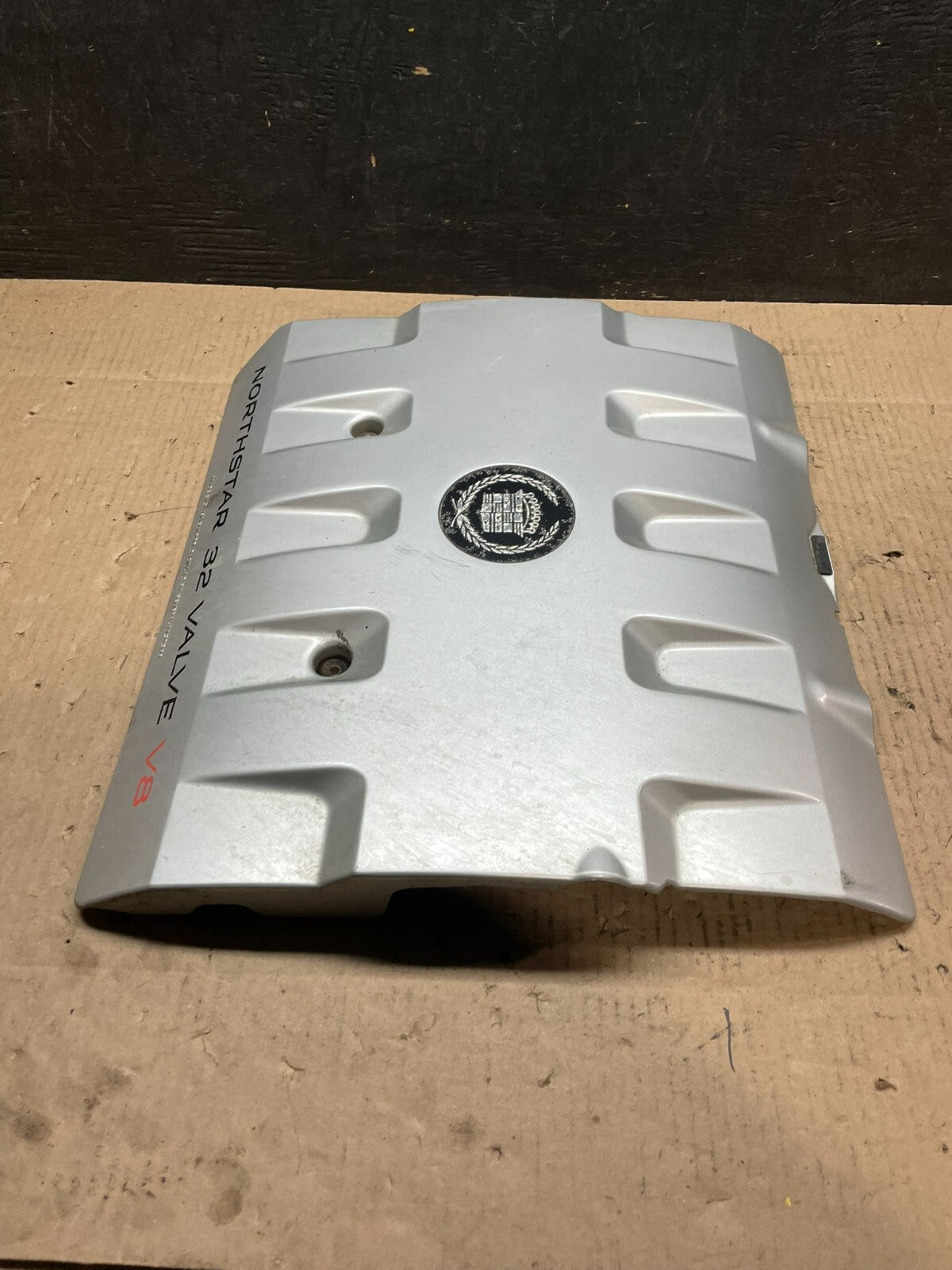 2001 to 2004 Cadillac Deville Seville Northstar Engine Motor Cover i7728 DG3