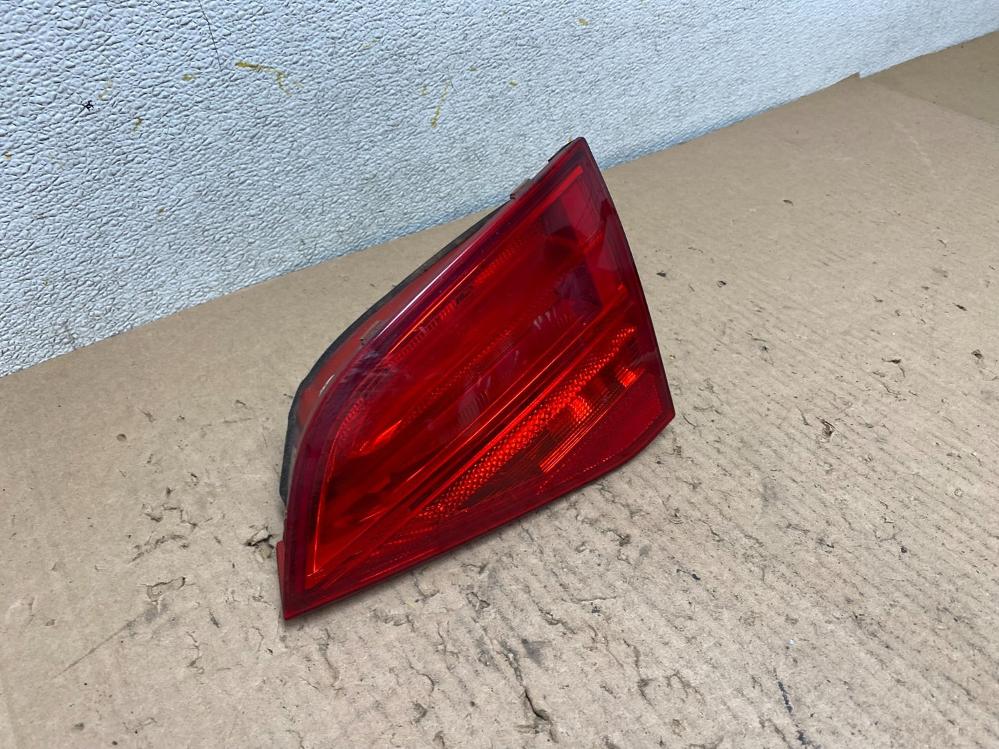 2009-2012 Audi A4 Wagon Avant Right Passenger Side Inner Tail Light P9728 DW2