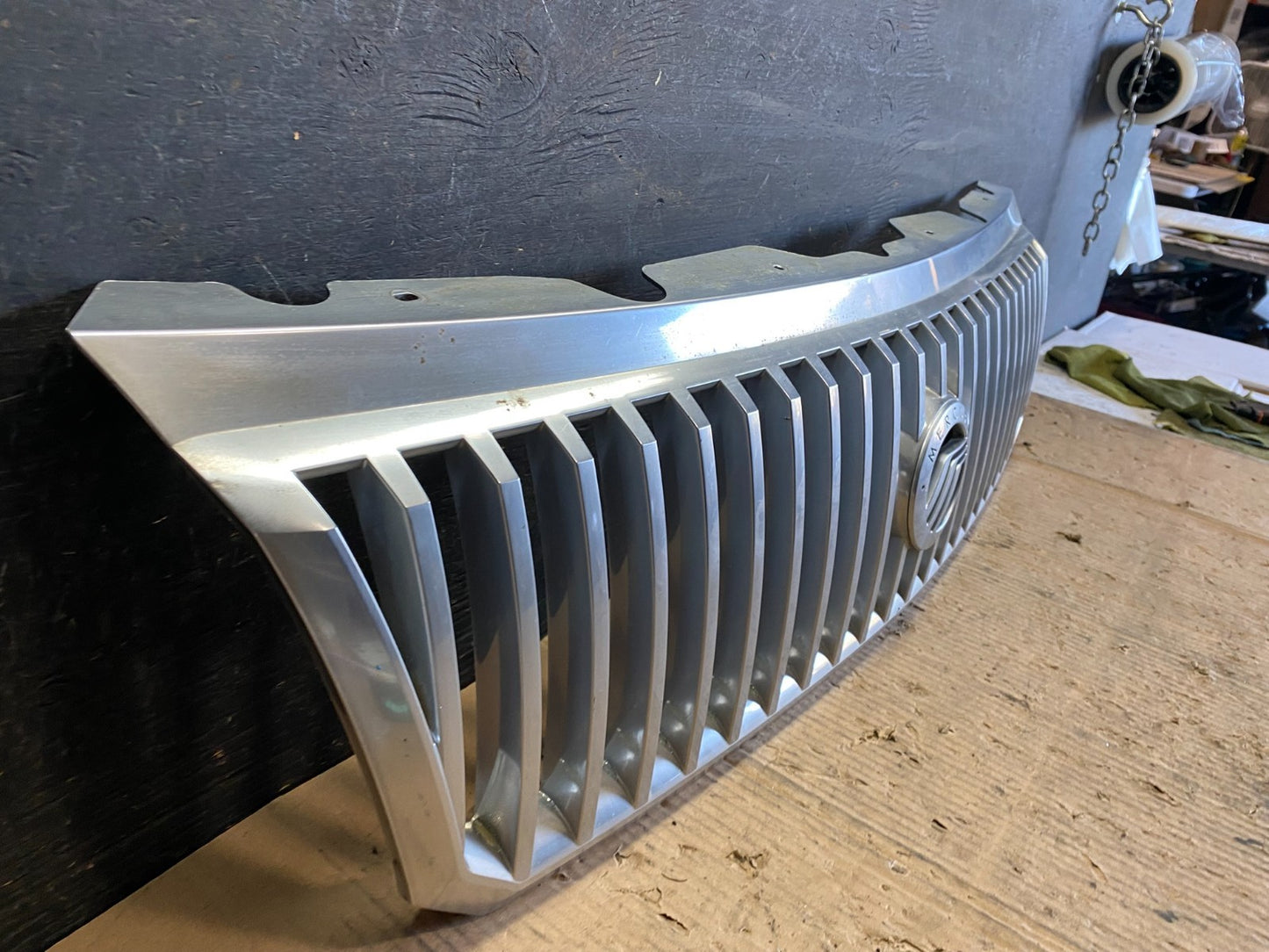 2002 to 2005 Mercury Mountaineer Front Upper Grill Grille Oem S9716 DG2