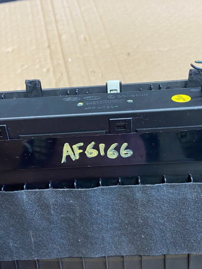 2011 to 2013 Kia Sorento Center Radio Climate Control Clock Trim AF6166 DG6