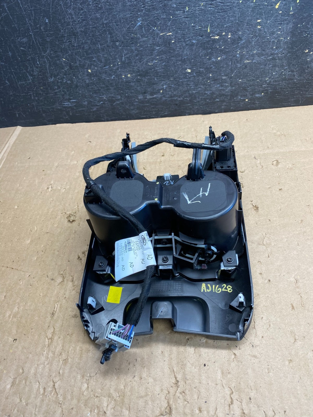2013 to 2016 Ford Fusion Front Center Console Cup Holder Cupholder aj1628 DG3