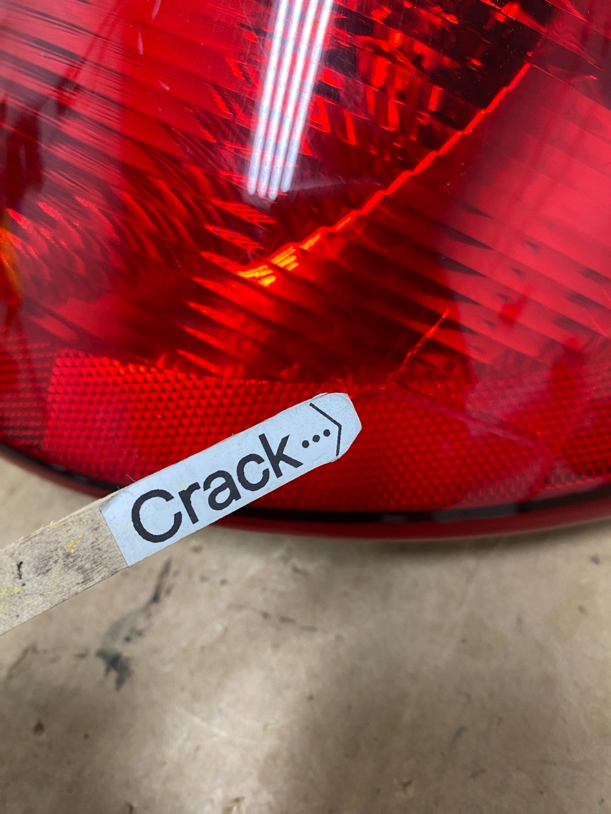 2004 - 2007 Dodge Grand Caravan Right Passenger Side Tail Light AD6235 DW4