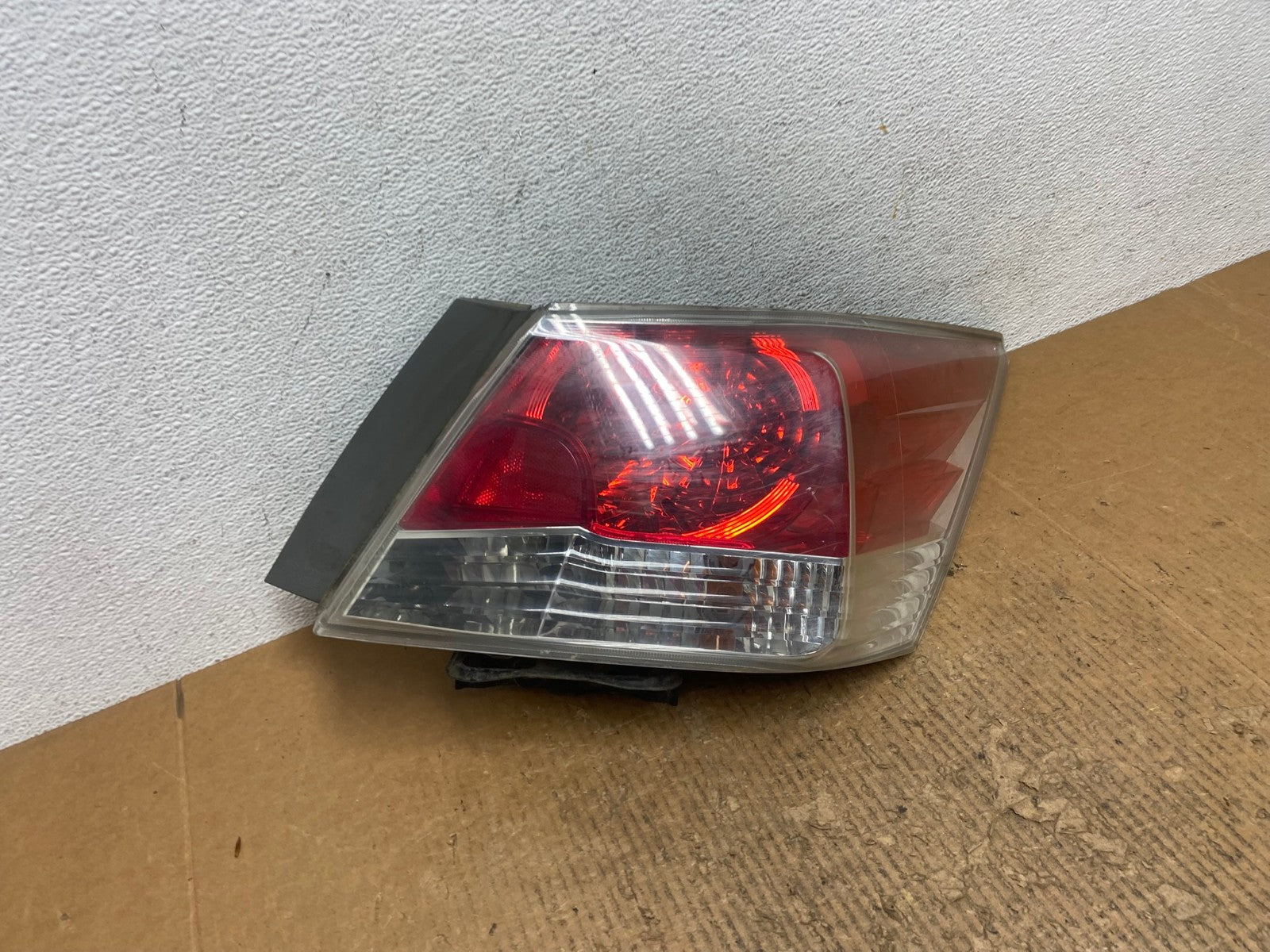 2008 to 2012 Honda Accord Sedan Tail light Right Passenger RH Side AE2846 LK2
