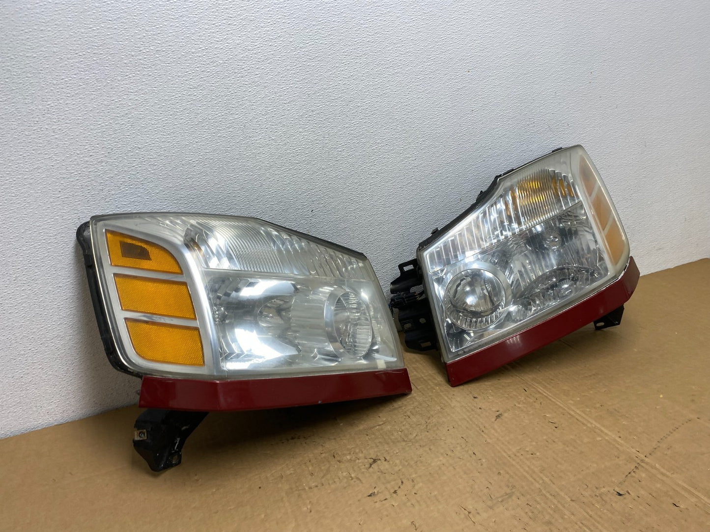 2004 to 2007 Nissan Armada Left+Right Side Set Headlights AC7718 DW2