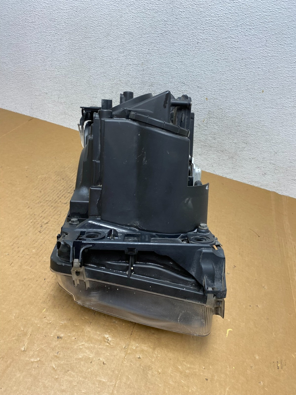 2006-2009 Land Rover Range Rover Right Passenger Xenon Headlight AE0457 DW9
