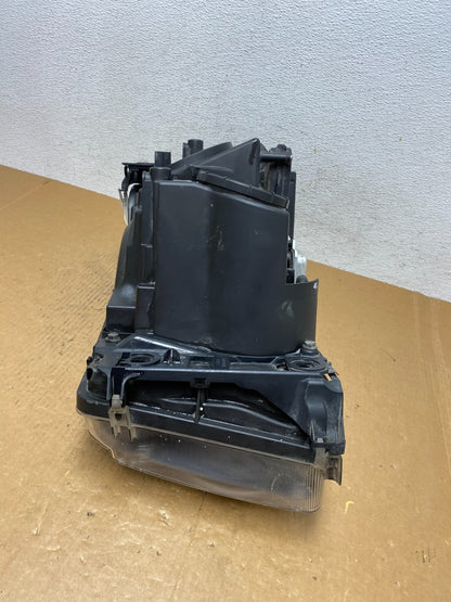 2006-2009 Land Rover Range Rover Right Passenger Xenon Headlight AE0457 DW9