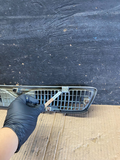 1999 Infiniti G20 Front Upper Grill Grille S8605 DG6