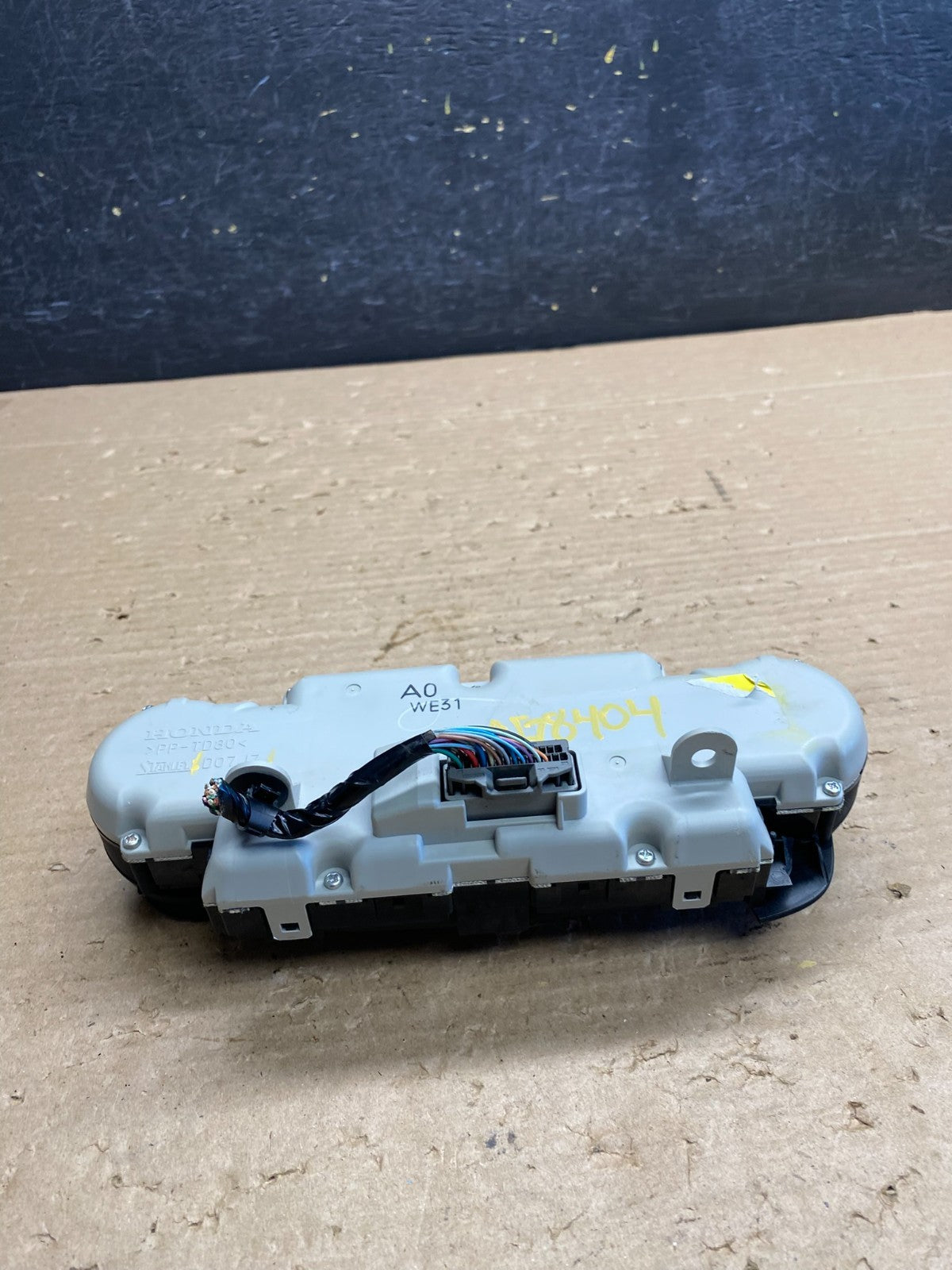 2007 to 2011 Honda CRV Manual A/C Climate Control Module D07J7 ag8404 DG5