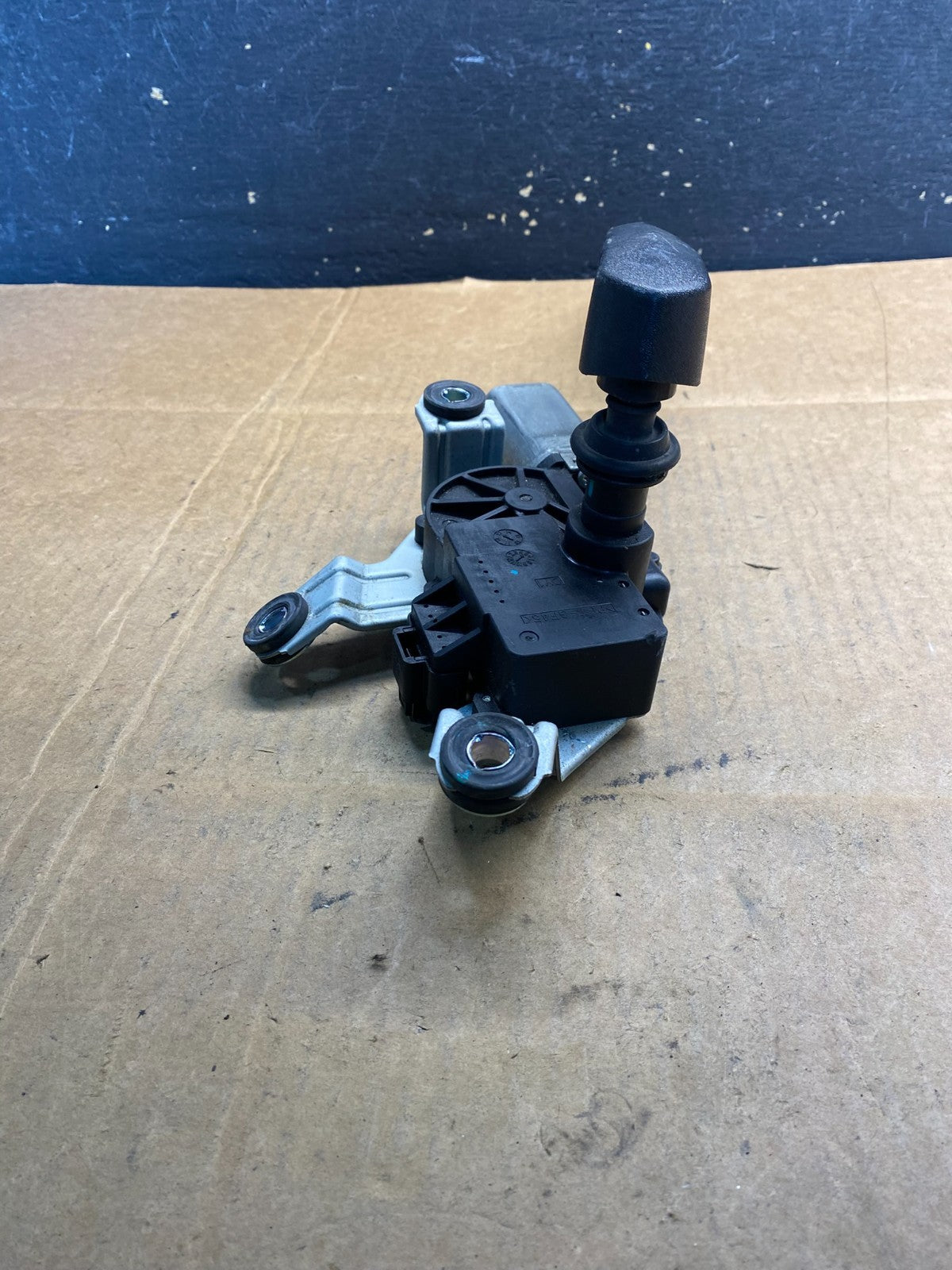 2010 to 2016 Cadillac SRX Rear Windshield Washer Wiper Motor AB3730 DG4