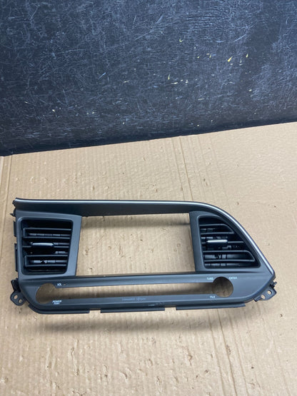 2017-2019 Hyundai Elantra Center Radio Climate Control Air Vent Bezel AF6305 DG0