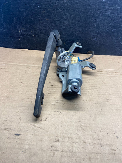 2005 to 2009 Subaru Legacy Outback Rear Windshield Wiper Motor AE25162