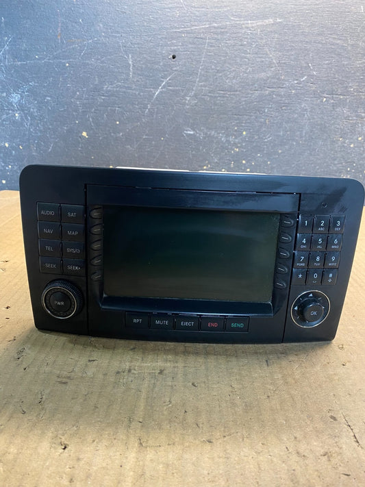 2006 2007 2008 Mercedes ML350 GL450 Radio Navigation Screen Display aa7809 DG0
