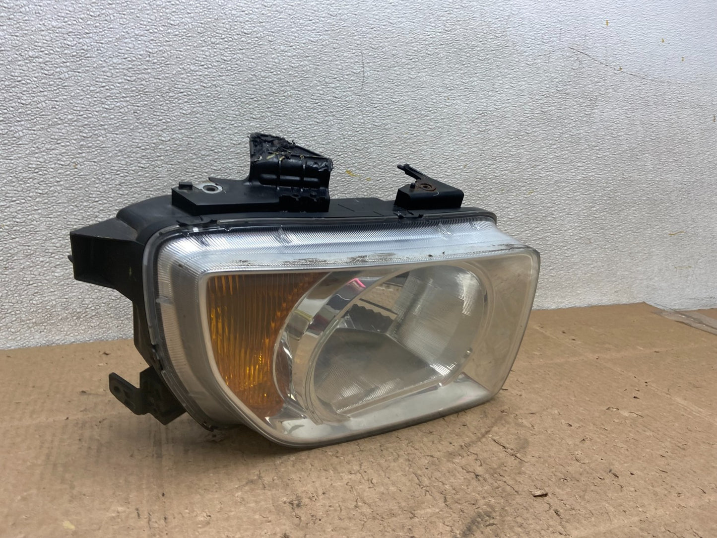2003 to 2006 Honda Element Right Passenger Rh Side Headlight Oem Y9193 DW2