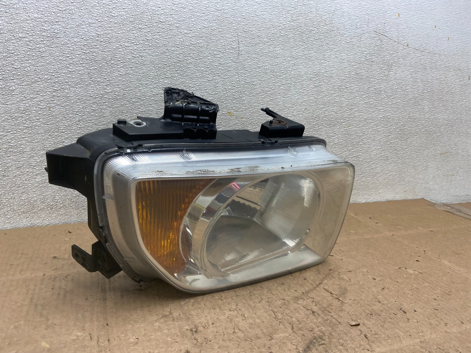 2003 to 2006 Honda Element Right Passenger Rh Side Headlight Oem Y9193 DW2