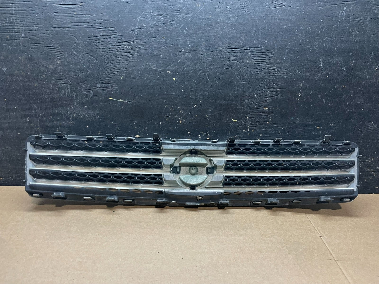 2009 to 2011 Nissan Maxima Front Upper Grill Grille 62070-9N00A Y9471 DG4