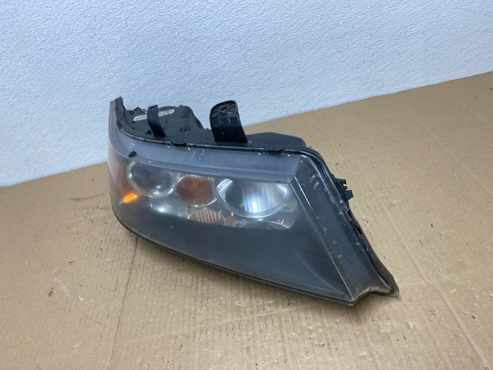 2004 - 2006 Acura TSX Right Passenger RH Side Xenon HID Headlight TYC AB8208 DW1