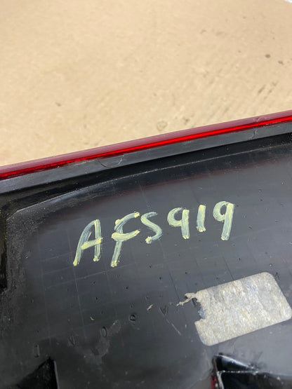 1999 - 2004 Jeep Grand Cherokee WJ Left Driver Lh Tail Light AF5919 LK7