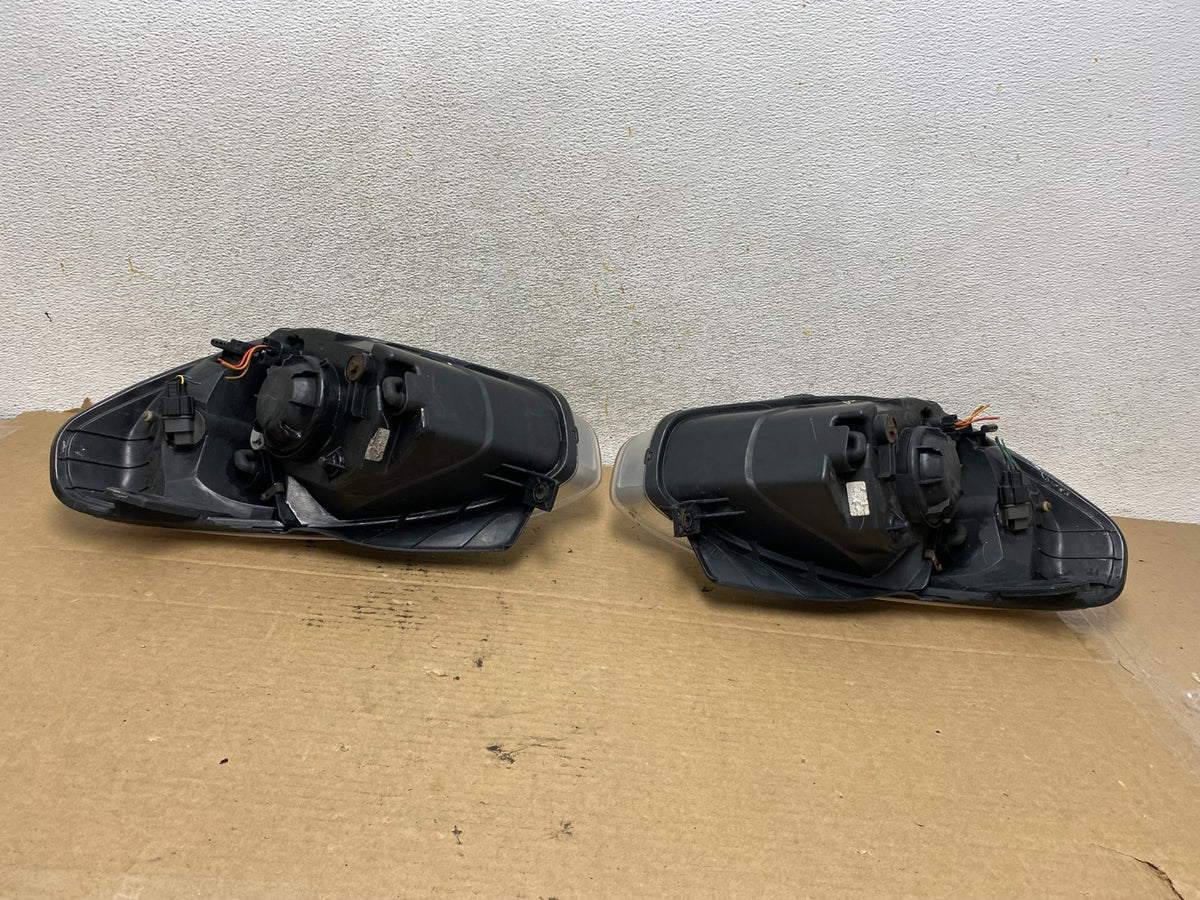2006 to 2011 Hyundai Accent Sedan Left+Right Halogen Headlights AH4043 DW8