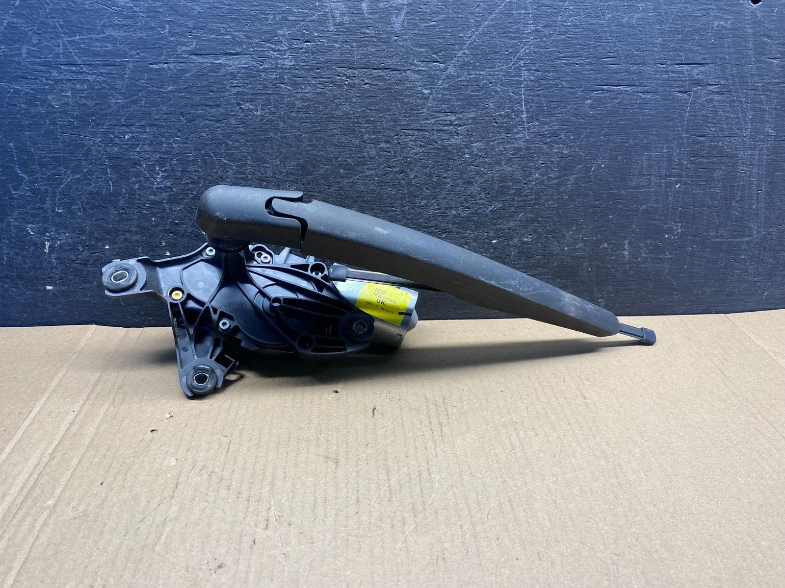 2013 to 2019 Ford Escape Rear Windshield Wiper Motor AG3537 MS0