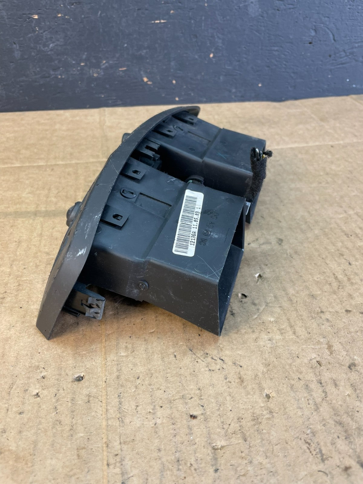 2004 to 2009 Cadillac SRX Front Center Dash A/C Air Vent AC5218 DG5