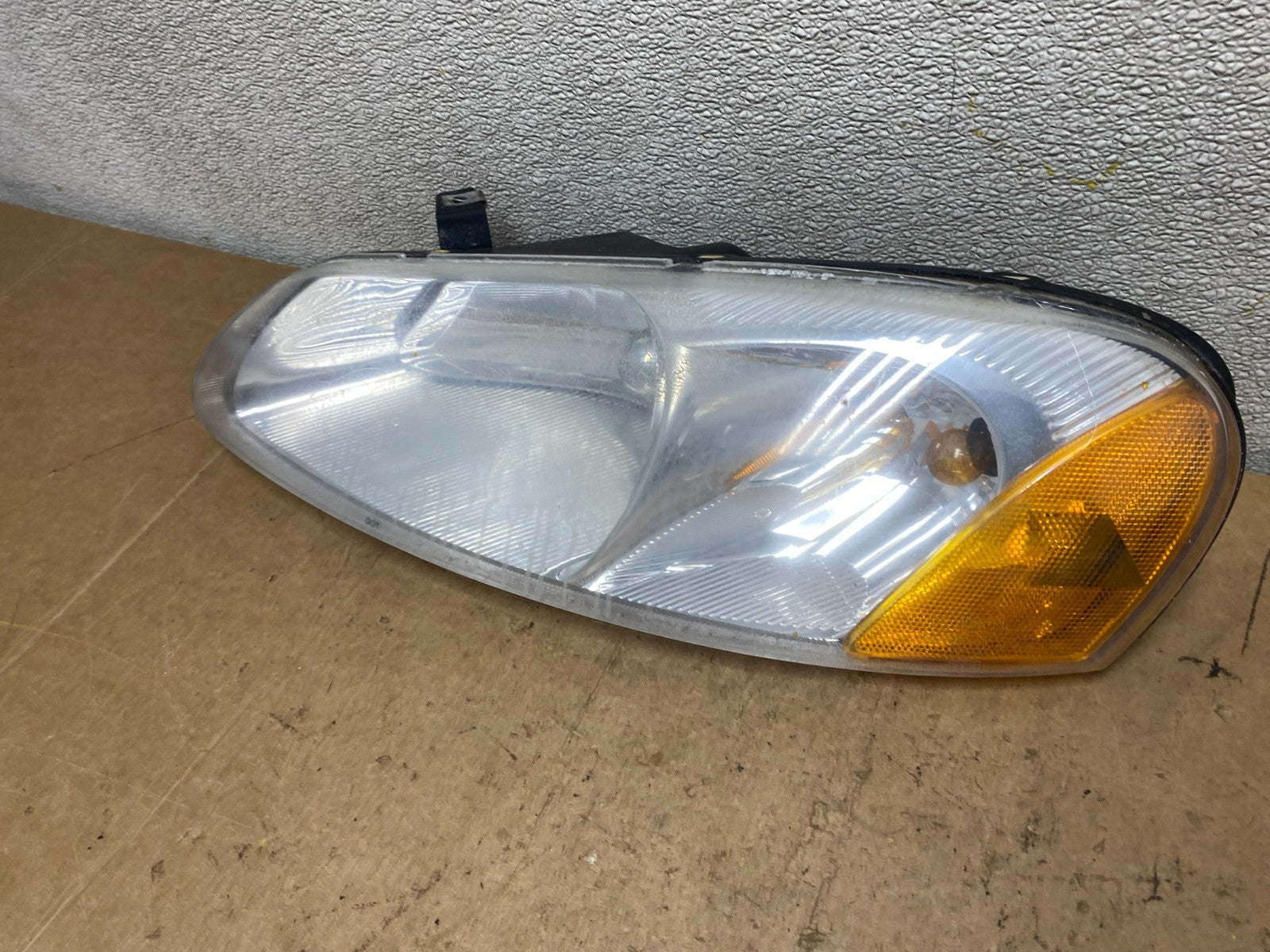 2001 to 2002 Chrysler Sebring Left Driver LH Side Headlight Oem X6970 GD1
