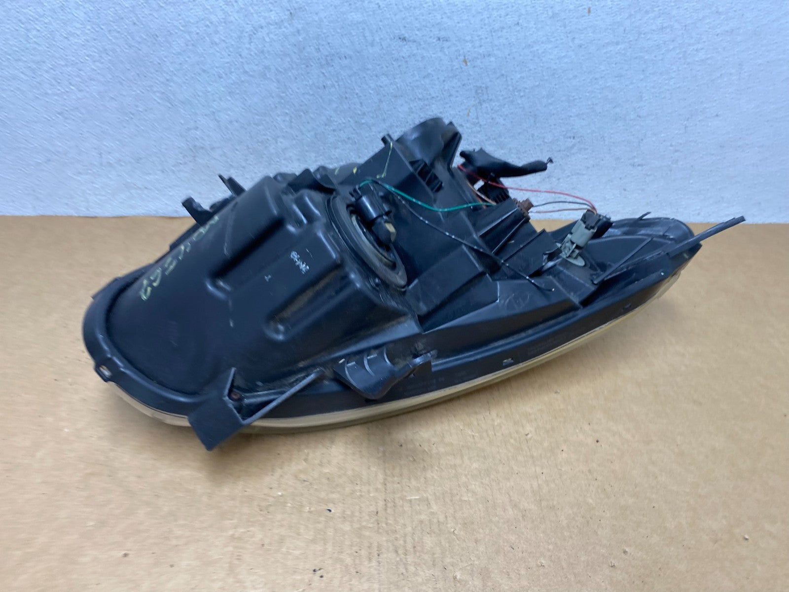 2008 to 2013 Nissan Rogue Left Driver LH Halogen Headlight AD4567 DW12