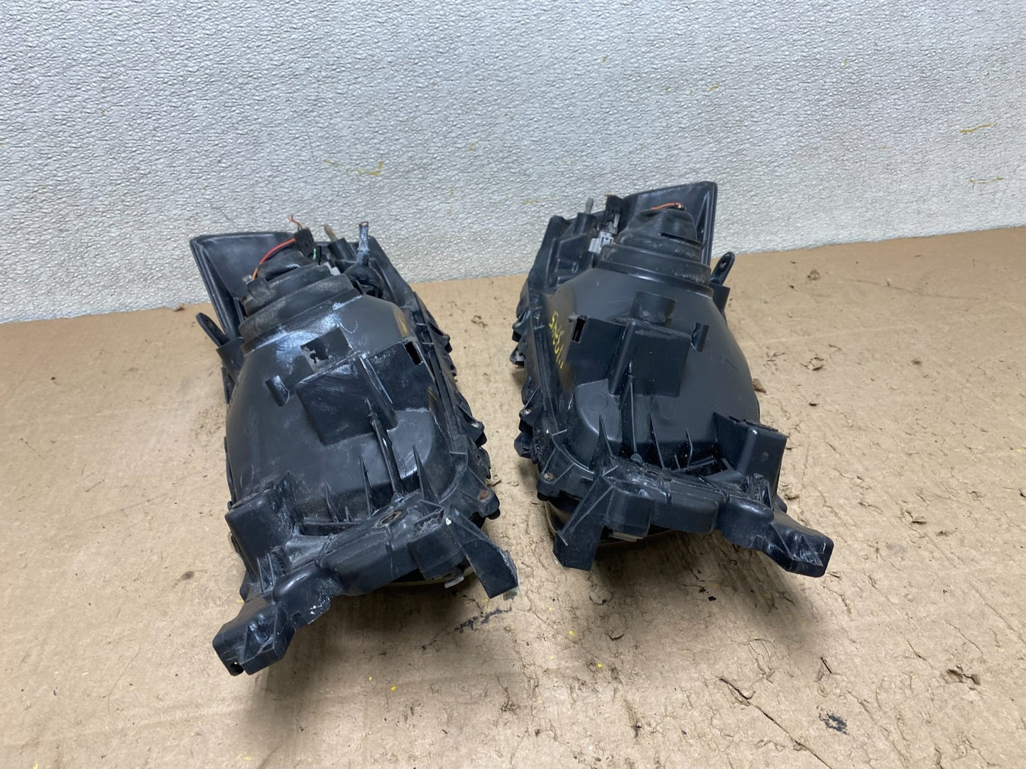 2003 2004 Subaru Forester Left+Right Headlights Halogen W3745 DW14