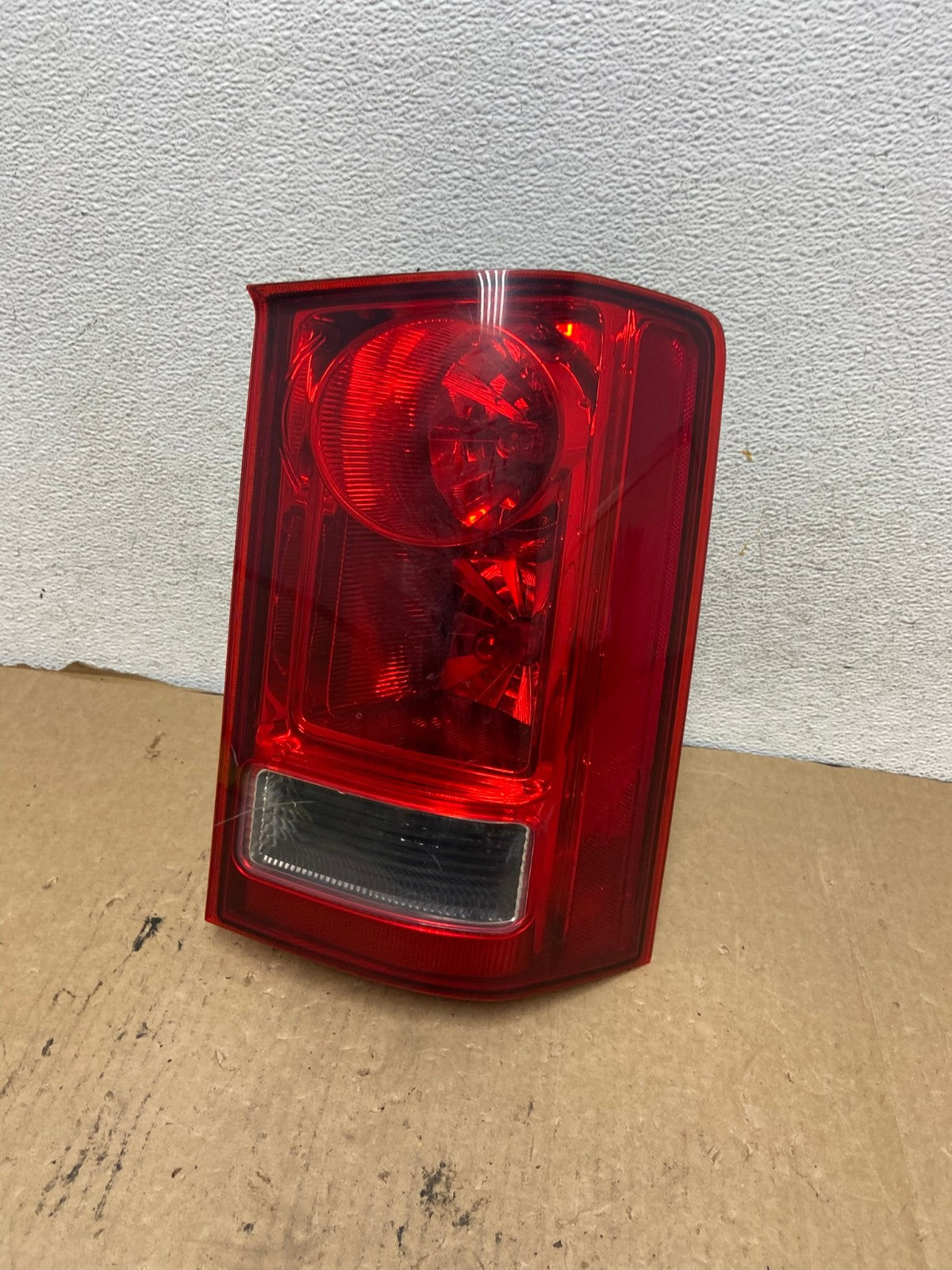 2009 to 2015 Honda Pilot Right Passenger Rh Side Tail light AG2152 LK0