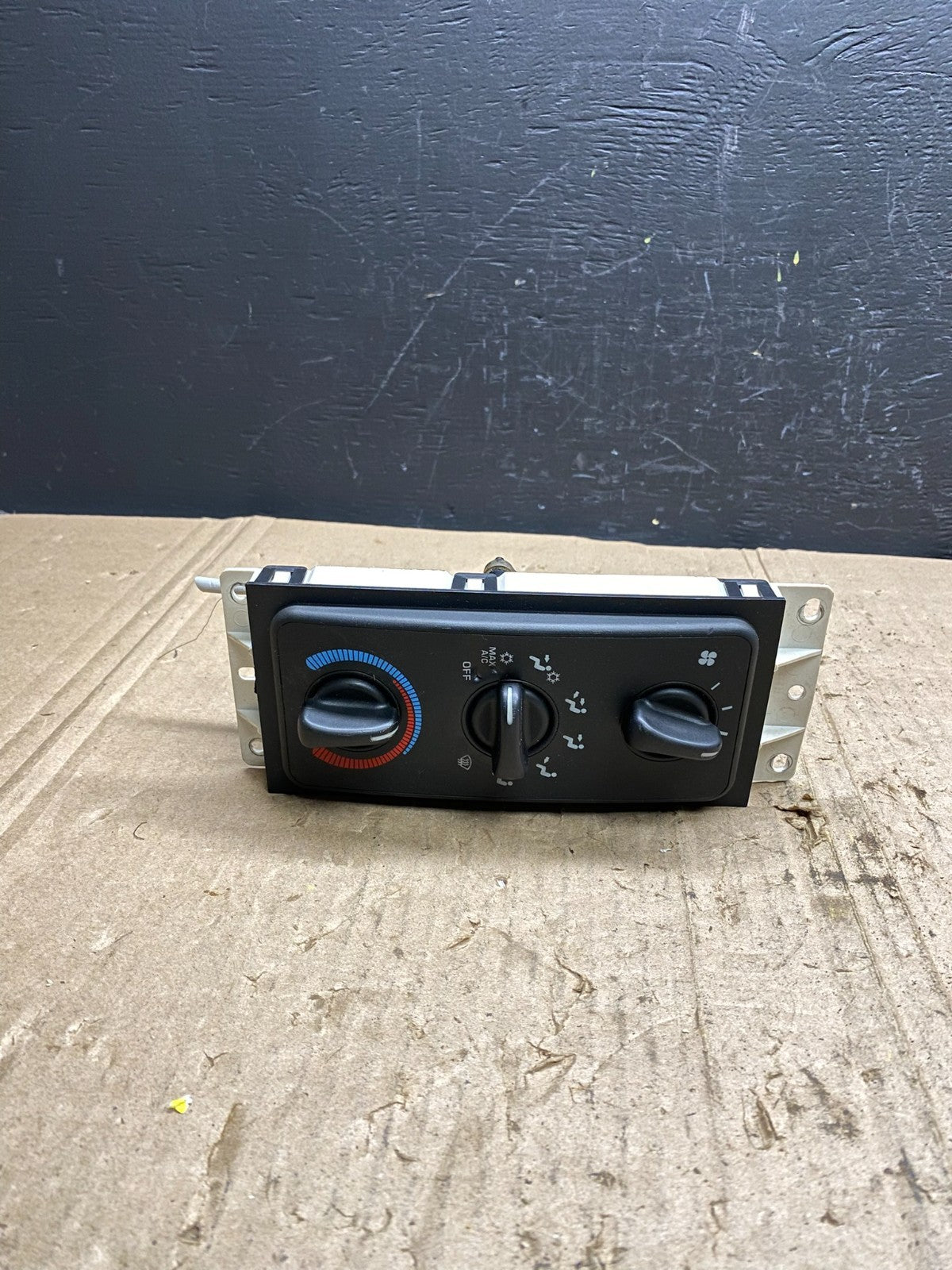 1998 to 2000 Dodge Durango Temperature Climate Control Heat AC Heater AB91060