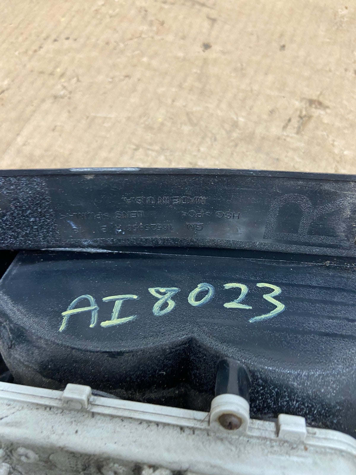 2002-2009 GMC Envoy Right Passenger RH Side Tail Light AI8023 LK9