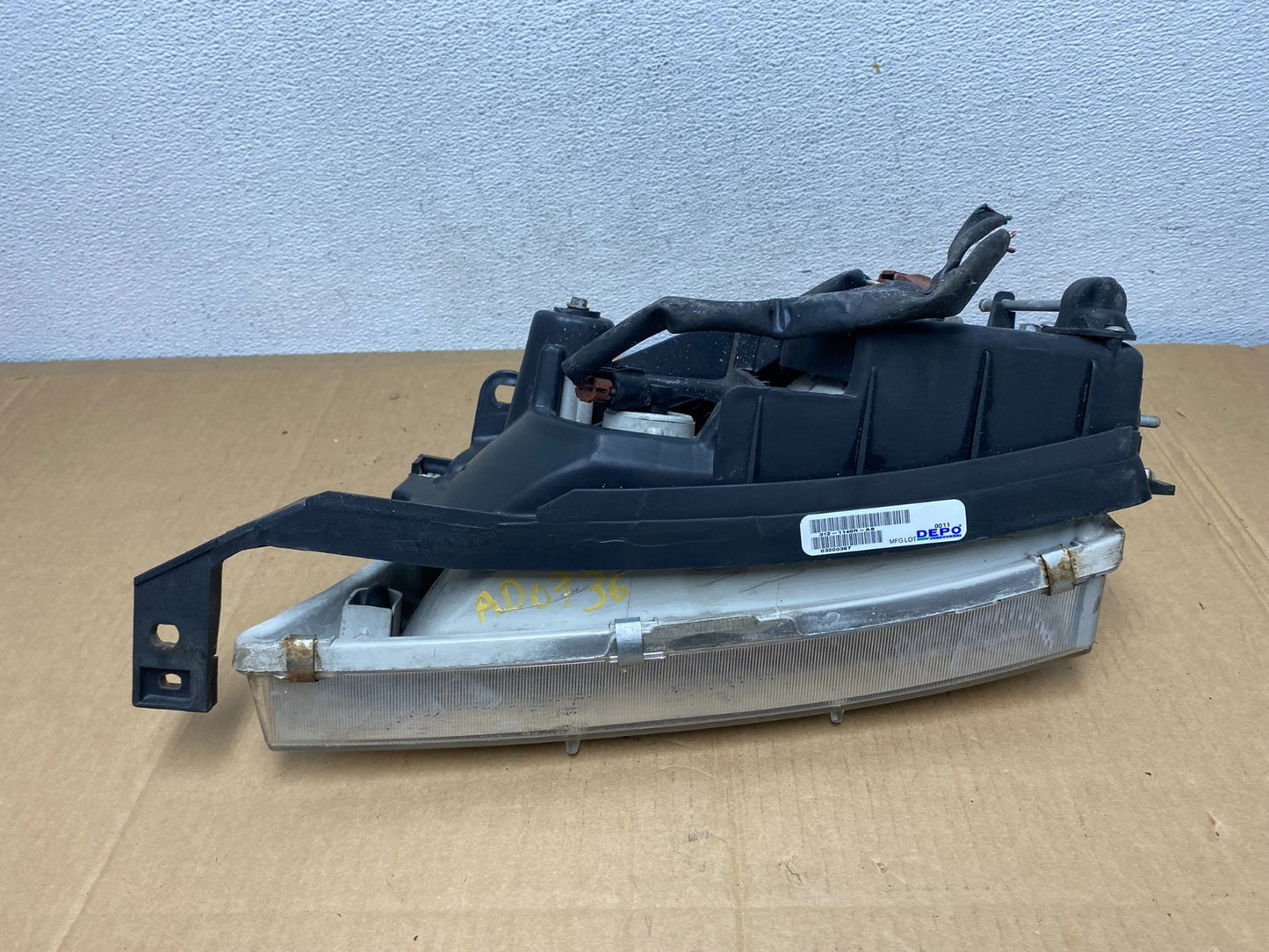1998 to 1999 Toyota Avalon Halogen Right Passenger Rh Headlight DEPO AD0736 DW7
