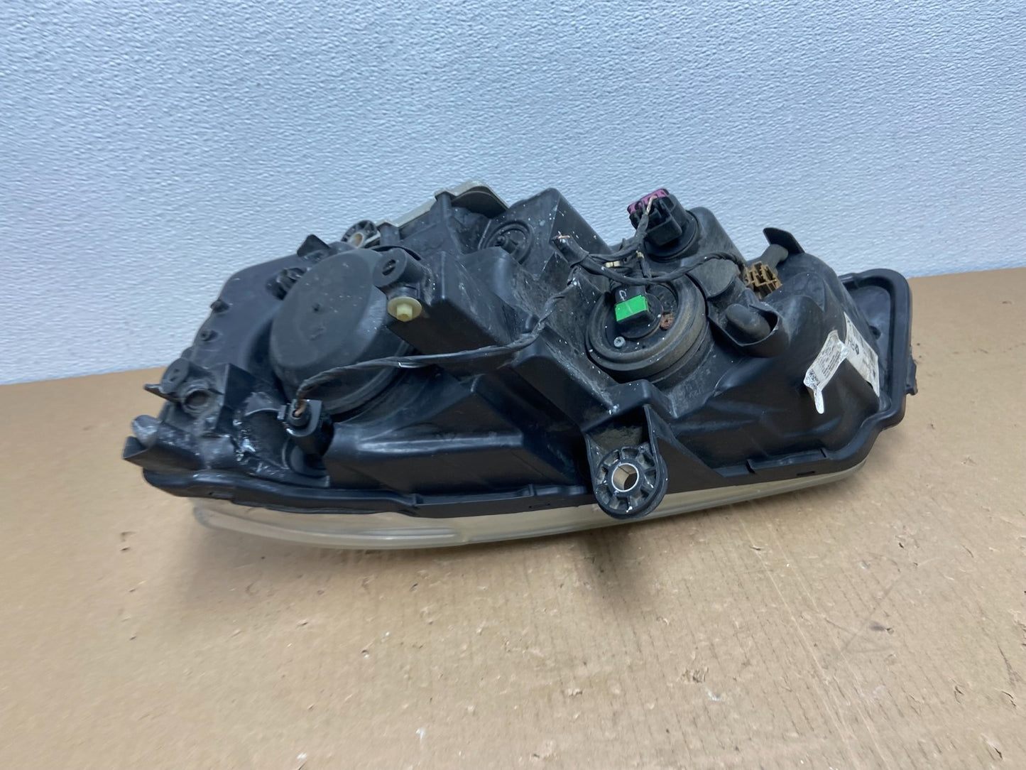 2008 to 2016 Chrysler Town and Country Right Passenger Xenon Headlight AB6554 DW3