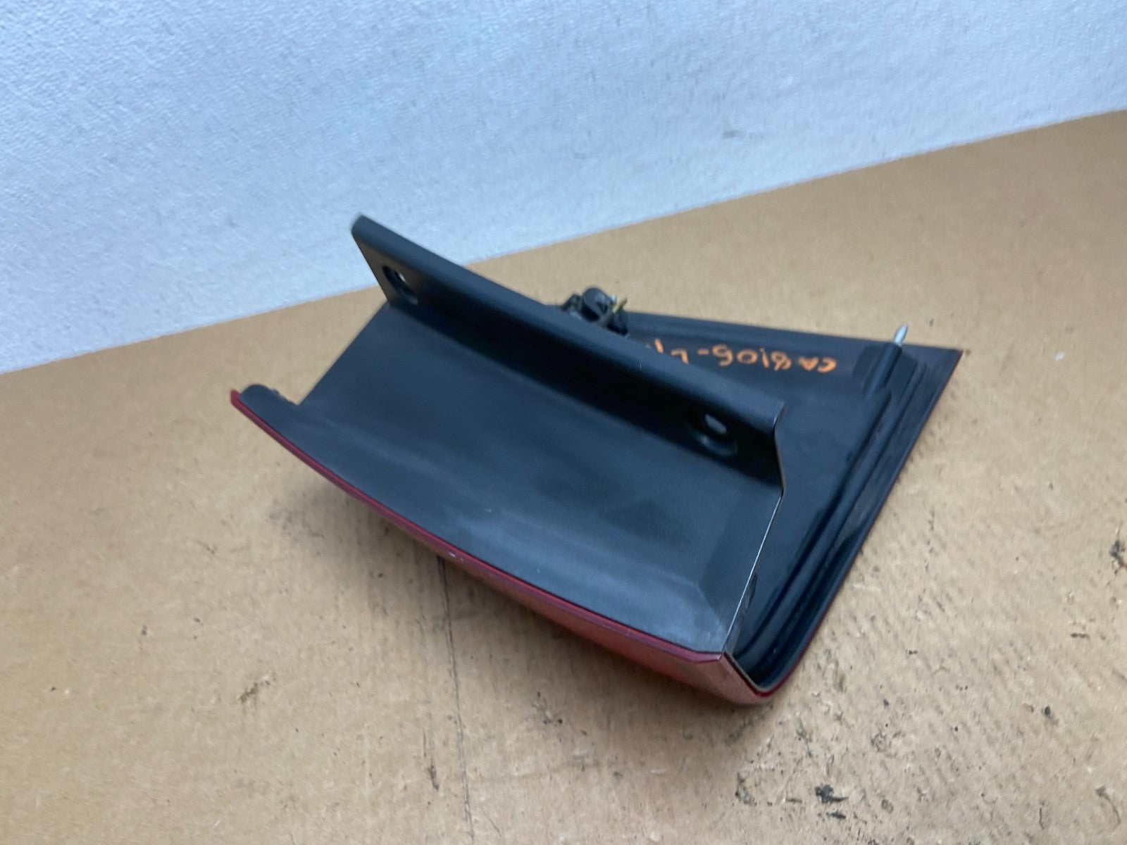 2003 to 2006 Lincoln Navigator Left Driver LH Side Tail Light OEM AC3254 DW4