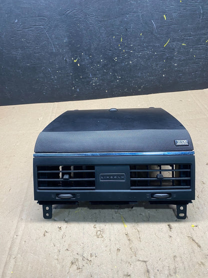 2015 to 2017 Lincoln Navigator Center Console Dashboard Air Vent Bezel R8891 DG0