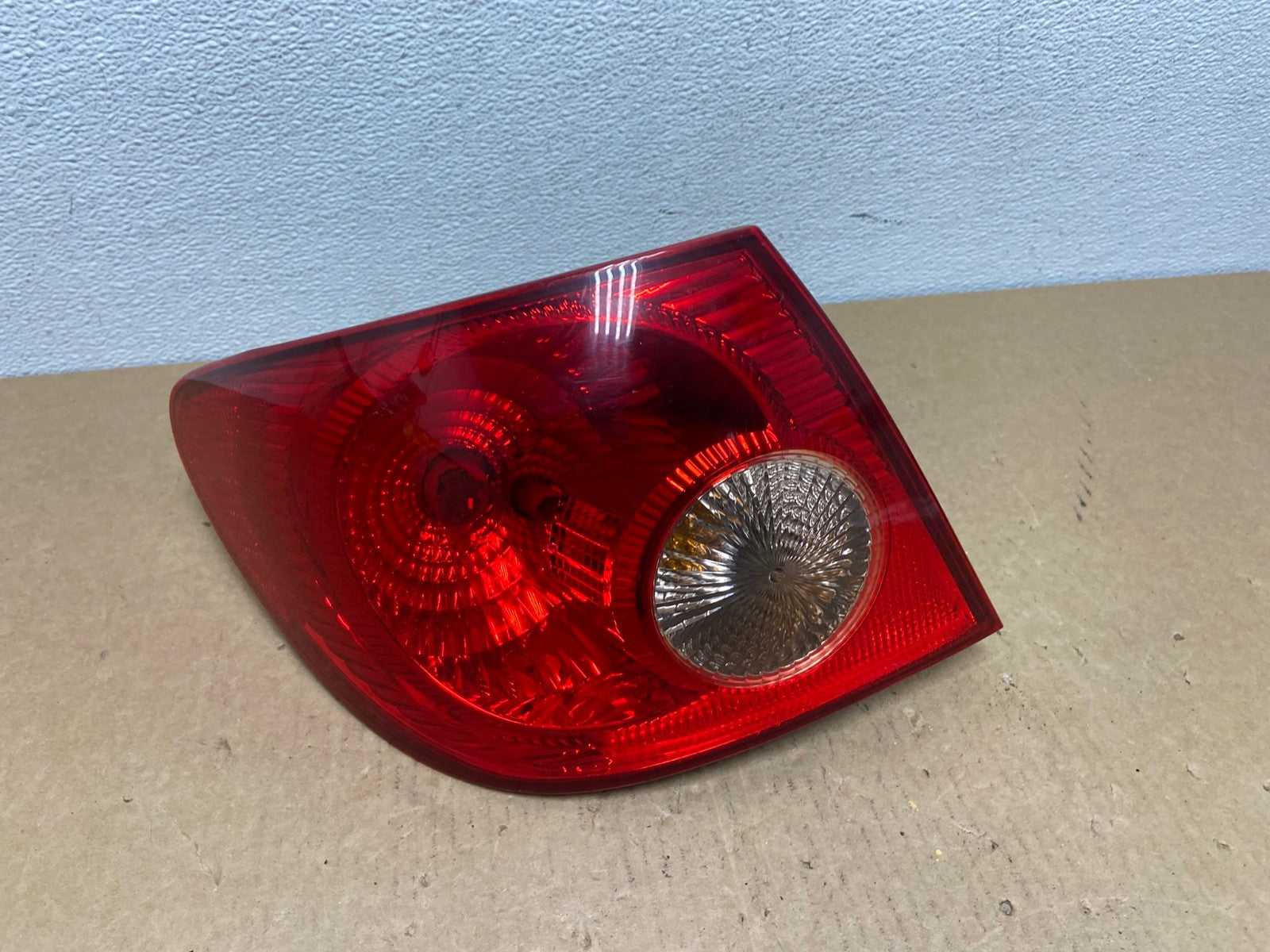 2005 to 2008 Toyota Corolla Left Driver Lh Side Tail Light Oem AC1240 LK0
