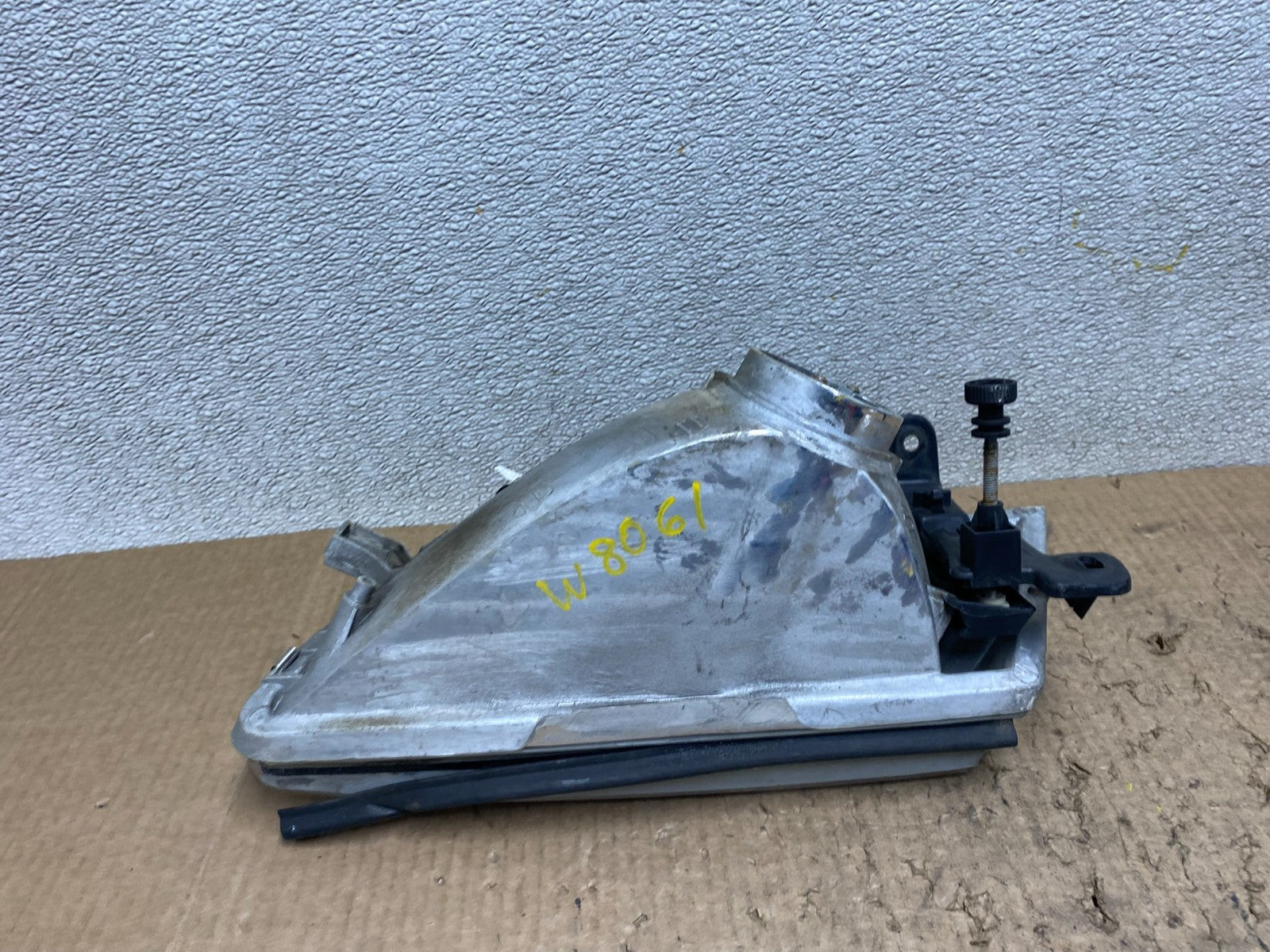 1997 1998 1999 Toyota Camry Right Passenger RH Halogen Headlight W8061 DW5