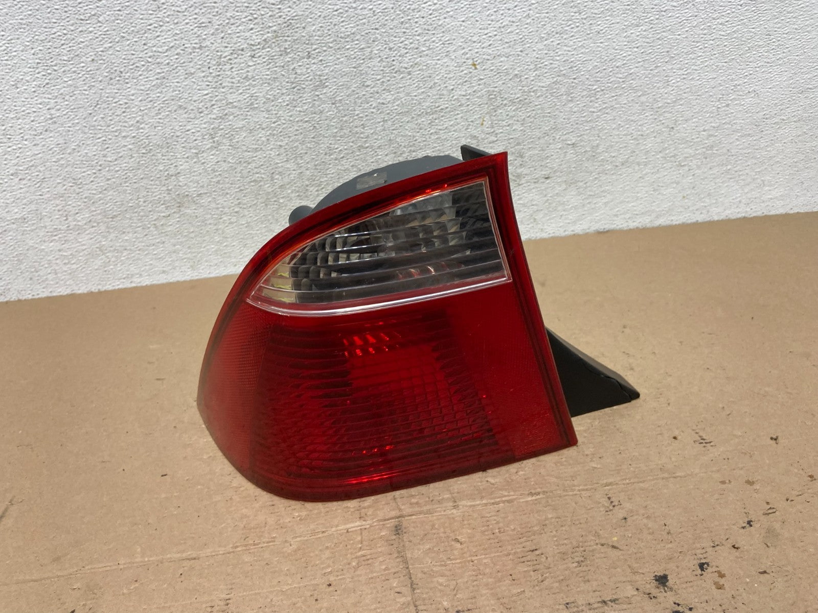 2005 2006 2007 Ford Focus Sedan Left Driver Side Tail Light AF4831 LK0