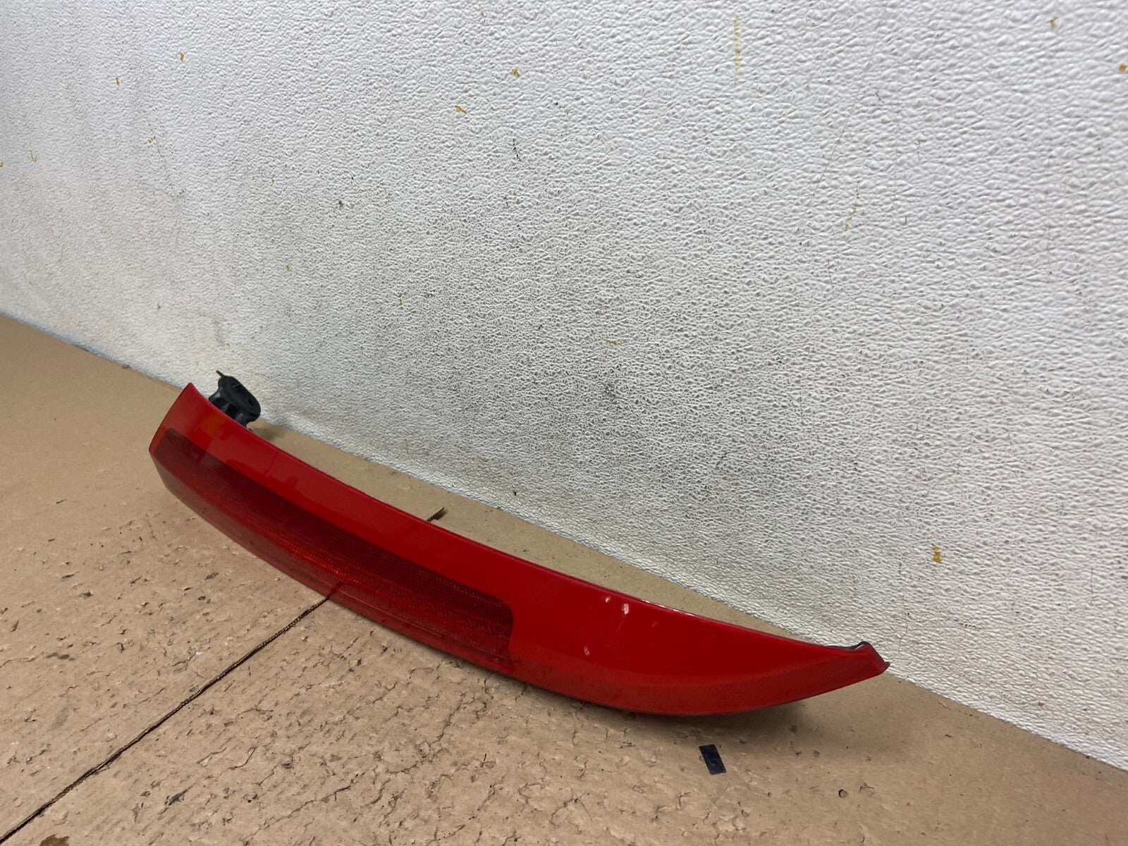 2003 to 2006 Volvo XC90 Left Driver LH Side Upper Tail Light OEM C8829 DG11